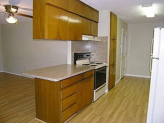 5th image of 467 Arwine Dr