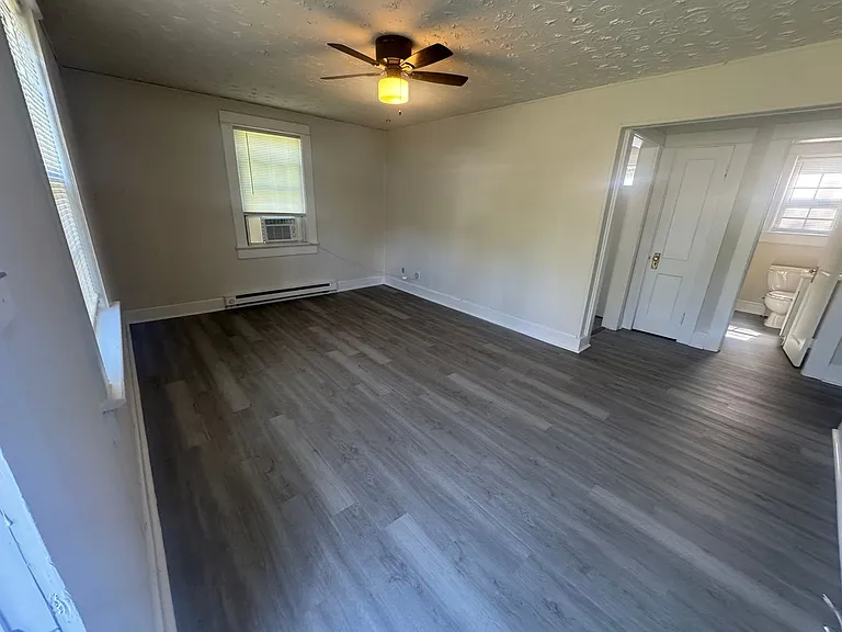 516 Wyne Dr — Photo 3