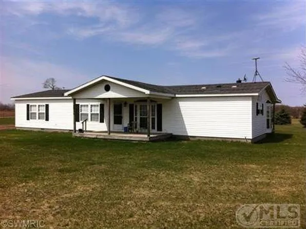 2036 4th St, Blanchard, MI 49310