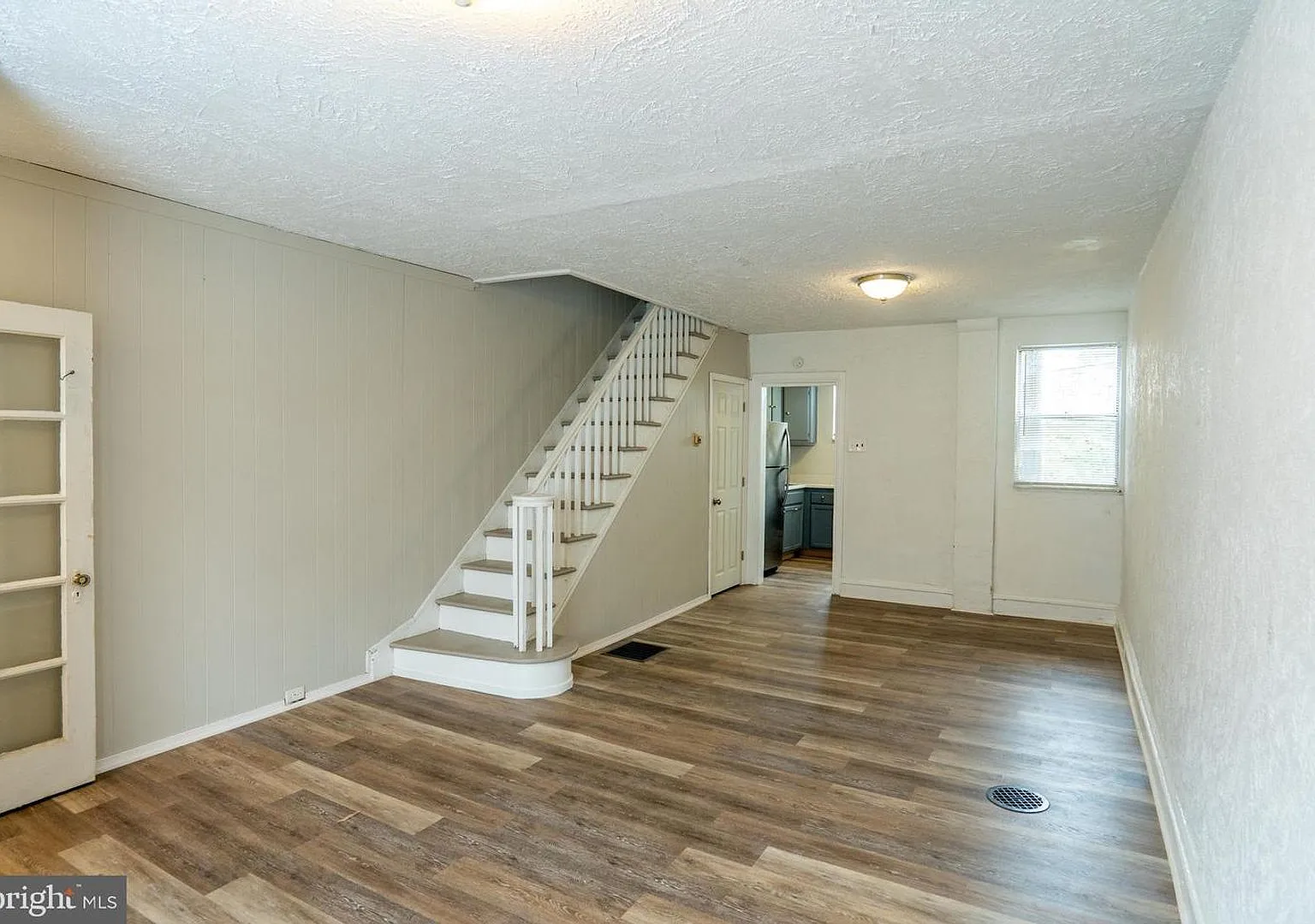Newbold Two Bedroom Ready for Octocber 1st — Photo 3