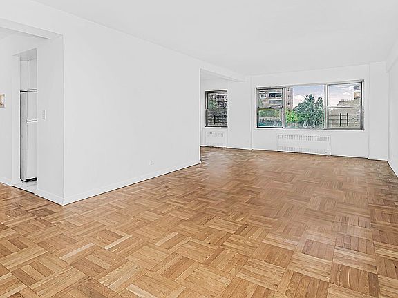 2nd image of 3515 Henry Hudson Pkwy W APT 3D