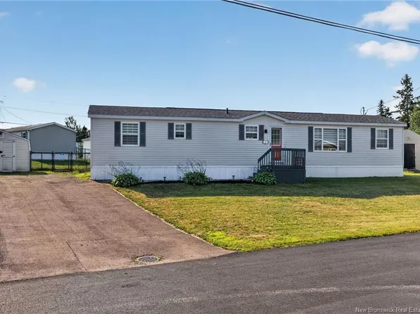 101 Nepisiguit, Dieppe, NB E1A 7N1