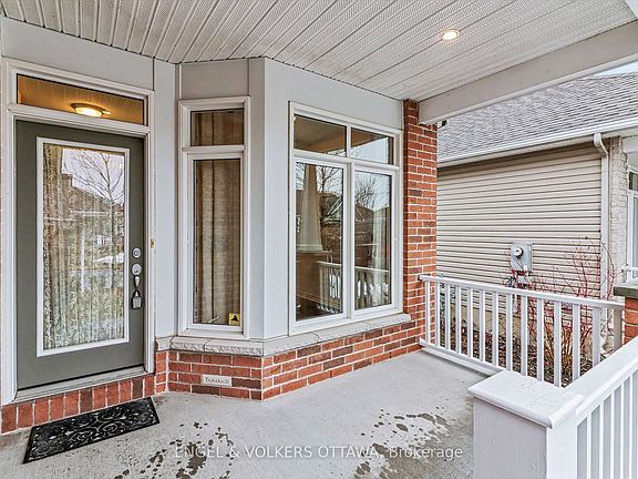 3rd image of 257 Bulrush Cres