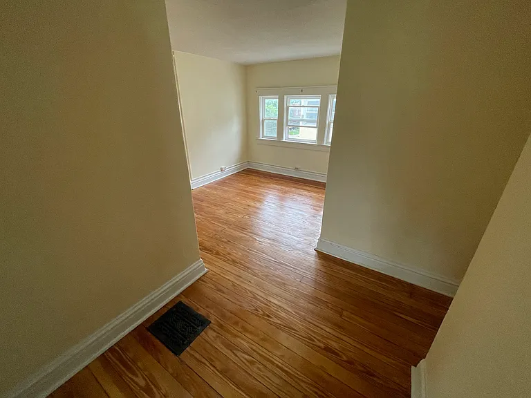 3344 Wyandotte St — Photo 19