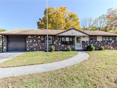 242 Dodge St, Warwick, RI, 02886