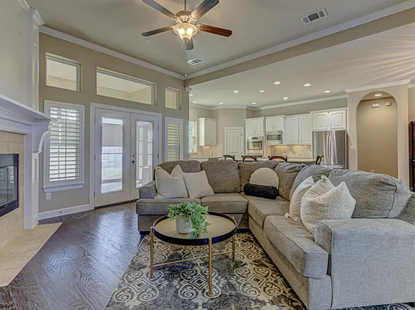 450 Fire Dance, Horseshoe Bay, TX 78657-5795