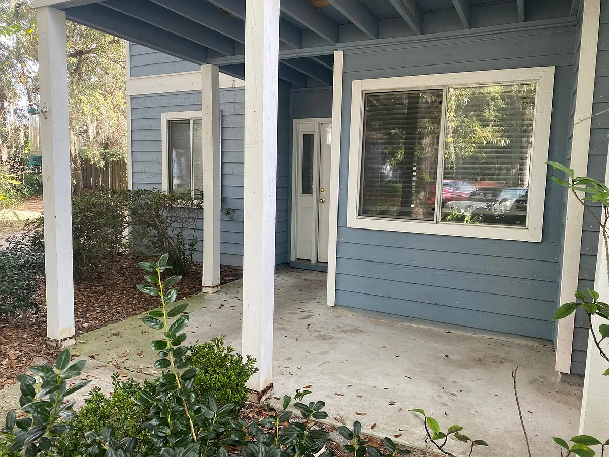 Building Photo - 401 Battery Ln #401