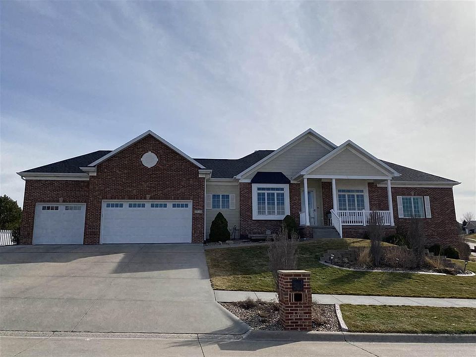 2nd image of 2716 W 48th St