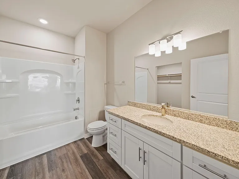 Holmes Corner Apartments — Photo 17
