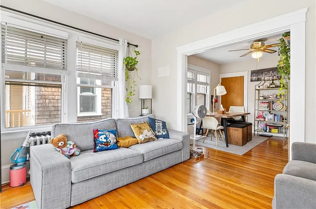 2 bed, 1.0 bath, 1225 sqft, $2,650 — Photo 2