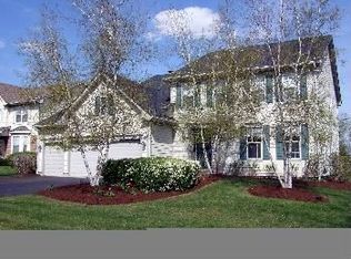 6 Dorchester Ct, Hawthorn Woods, IL 60047