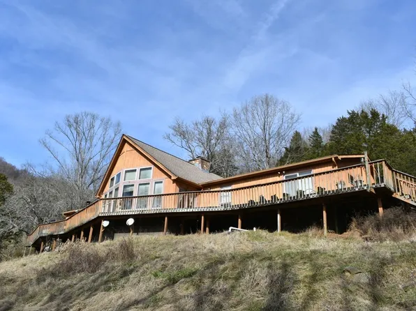 28 Orchard Ln, Chestnut Mound, TN 38552