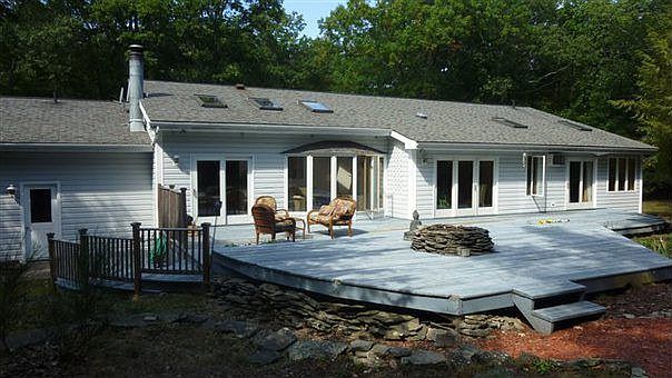 1st image of 28 Gladys Ln