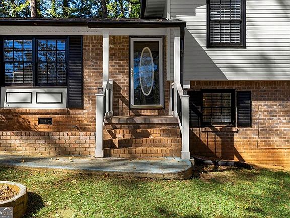 3rd image of 3666 Stanford Cir