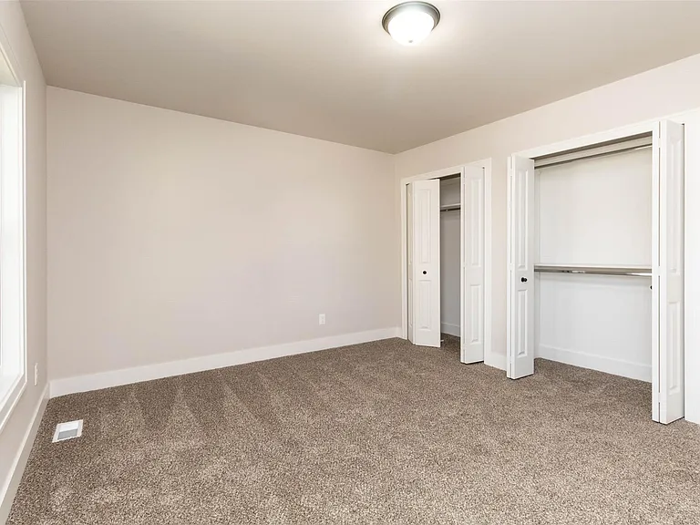 5485 Hammersmith Dr — Photo 33