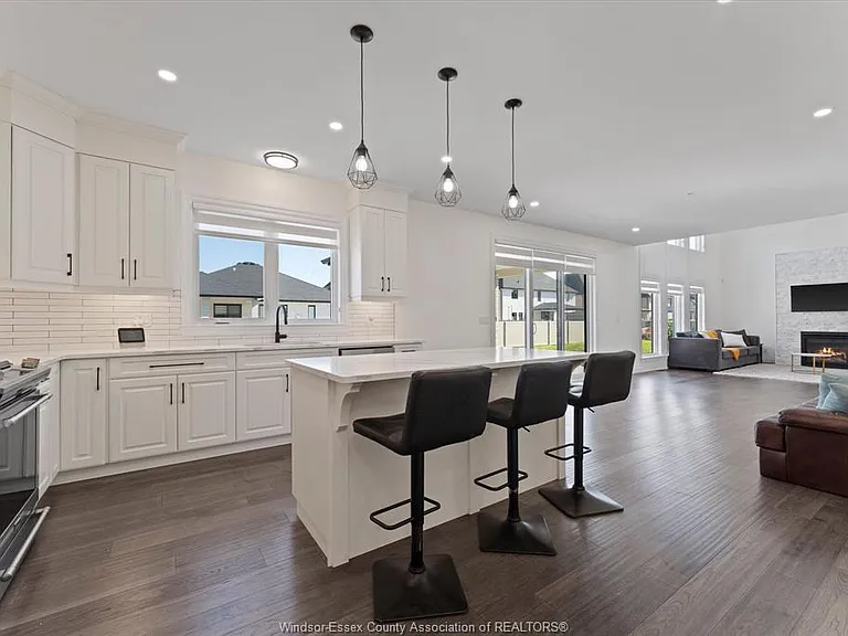 601 Holburn St — Photo 13