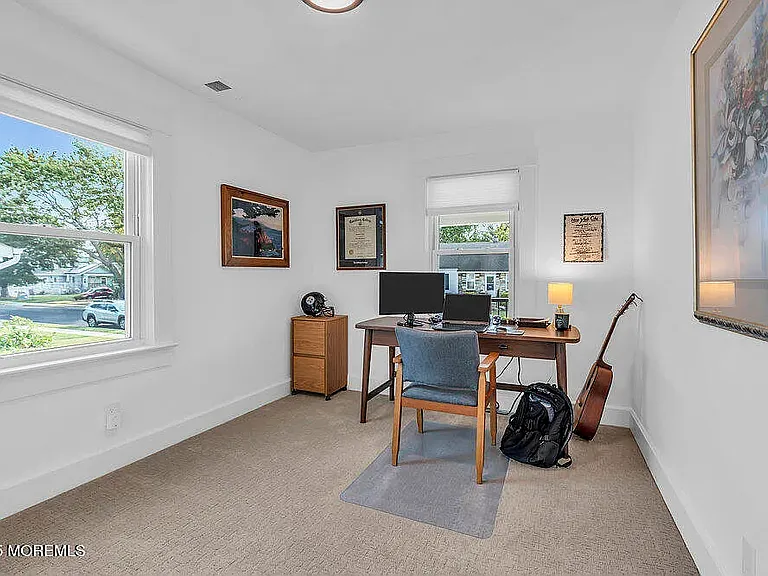55 Merritt Ave — Photo 4