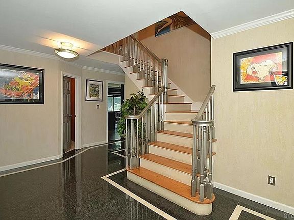 5th image of 34 Old Pine Drive