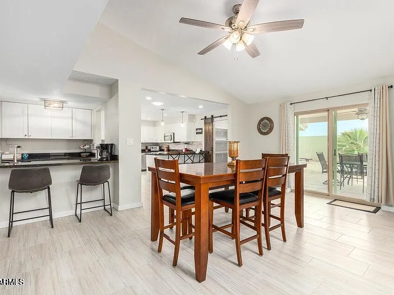 956 Castillo Dr E — Photo 11