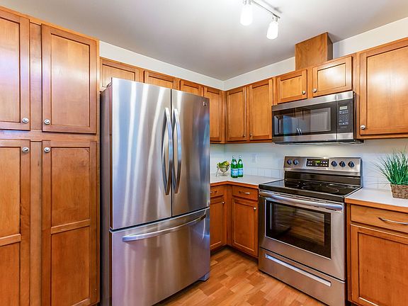 5th image of 18501 SE Newport Way Unit J339