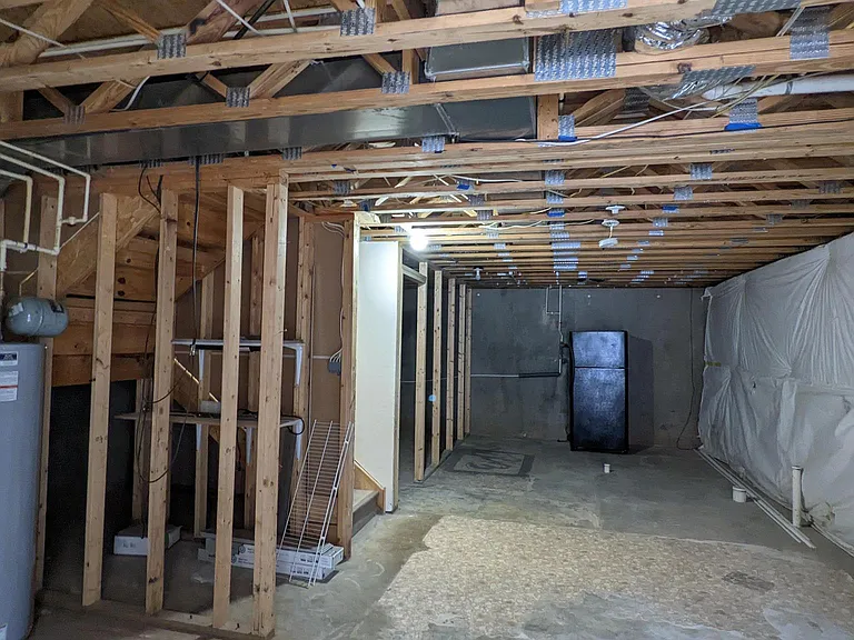 829 Gallows Ct — Photo 34