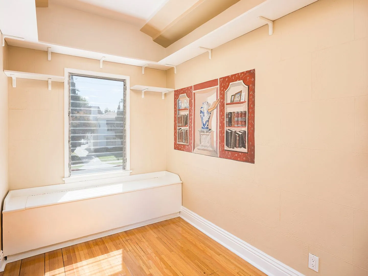 223 South Gale Drive — Photo 4
