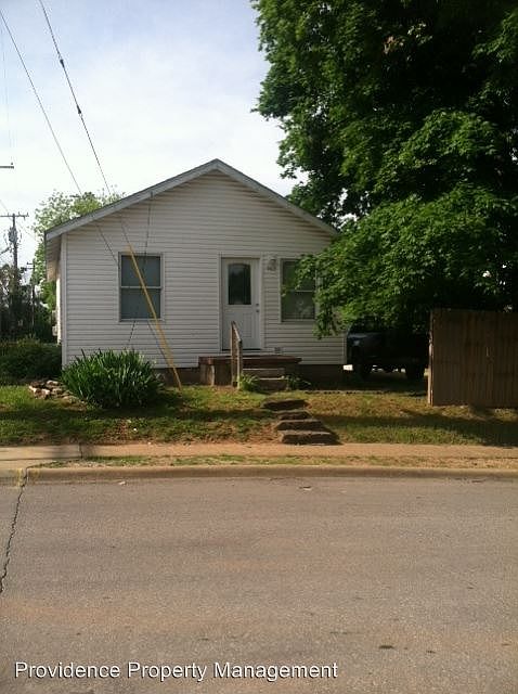 1st image of 965 W Douglas St