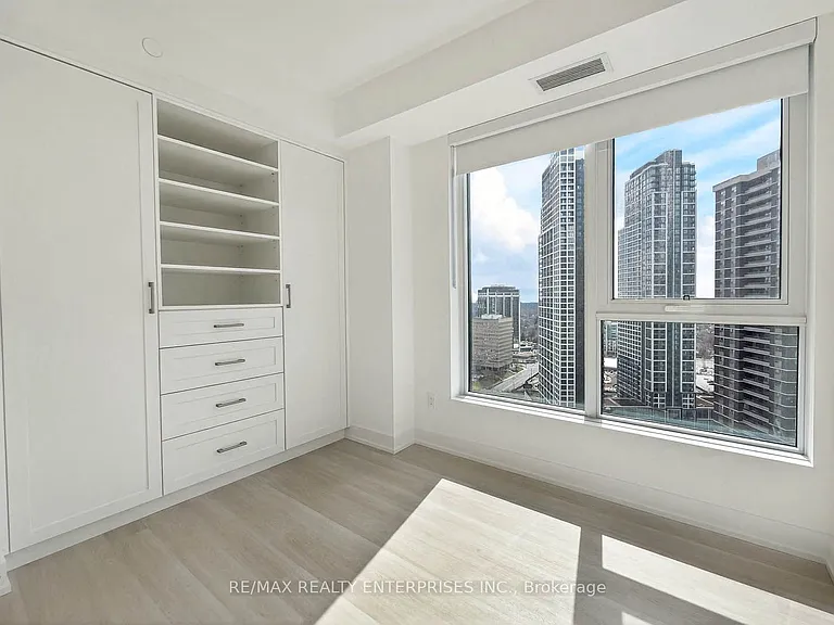 60 Central Park Dr #2404 — Photo 21