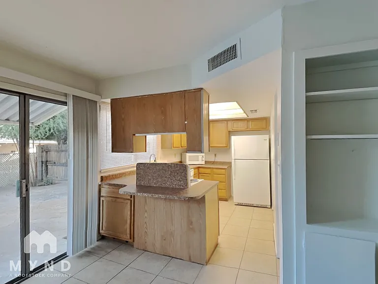 5924 N 83rd St — Photo 5