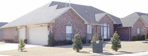 2nd image of 2524 N Richland Ave