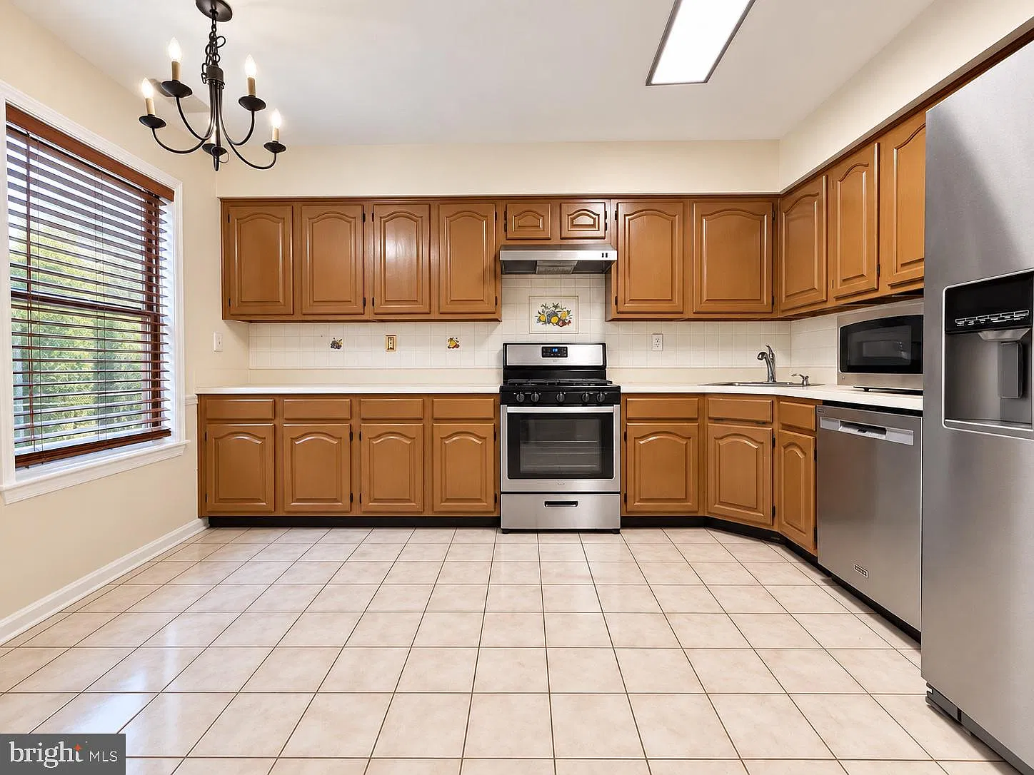 3 bed, 2.5 bath, 1794 sqft, $3,750 — Photo 3