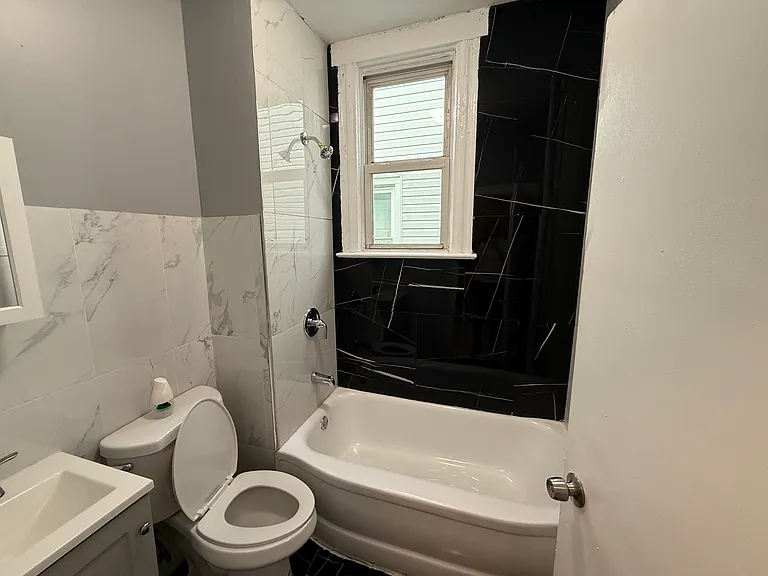 122 S 12th St #2 — Photo 7