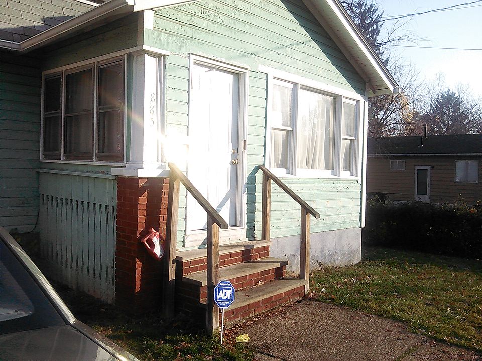 1st image of 885 Glenn St