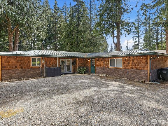 4th image of 2366 Yew Street Road