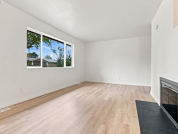 5th image of 11395 SW 13th St