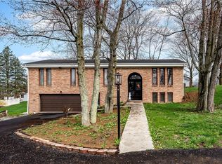 100 Thornwood Dr, Butler, PA 16001
