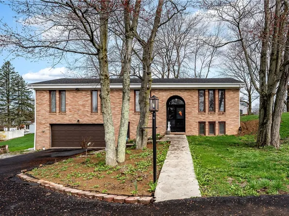 100 Thornwood Dr, Butler, PA 16001