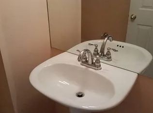 560 Superior Pkwy, Westland, MI 48185