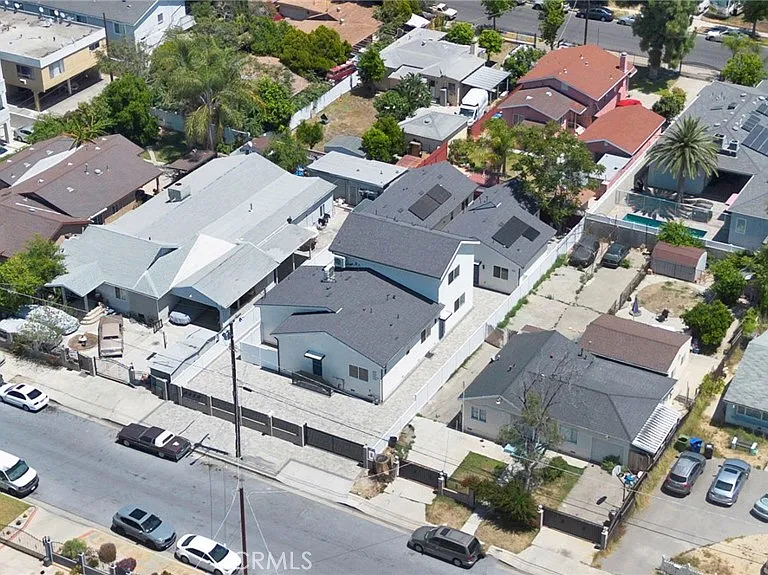 6734 Gentry Ave — Photo 18