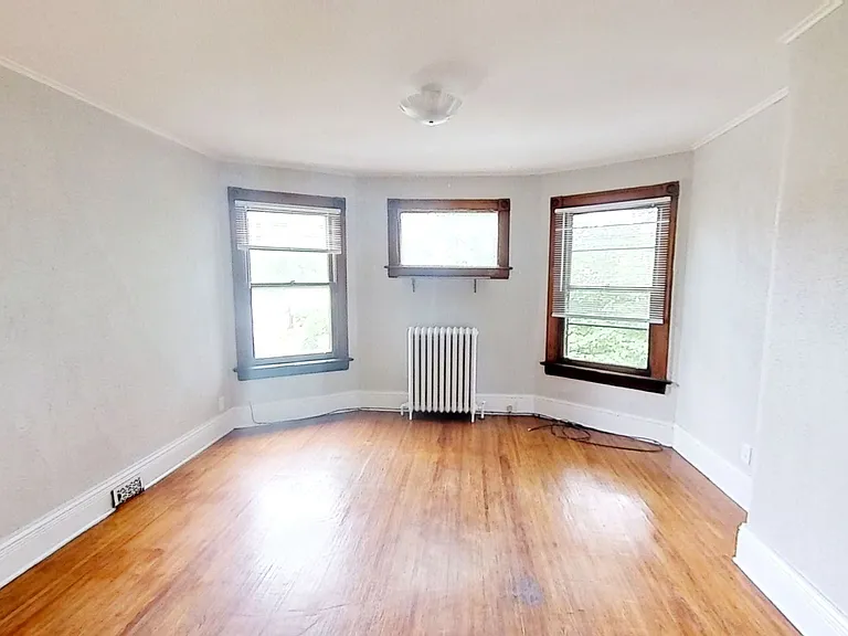 583 Averill Ave — Photo 17