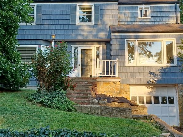 1307 Oakmont Rd