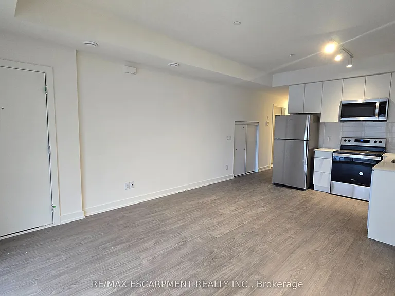 16 Melbourne Ave #210B — Photo 10