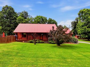855 Chestnut Grove Cir, Dandridge, TN 37725