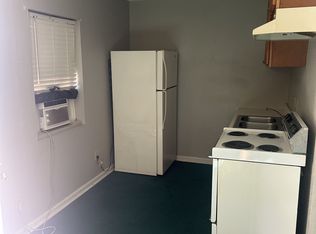 21 Holiday Dr #3, Jackson, TN 38305