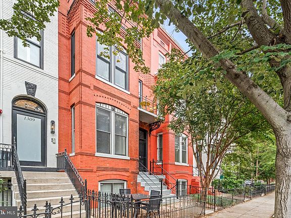 2nd image of 1307 R St NW APT 2