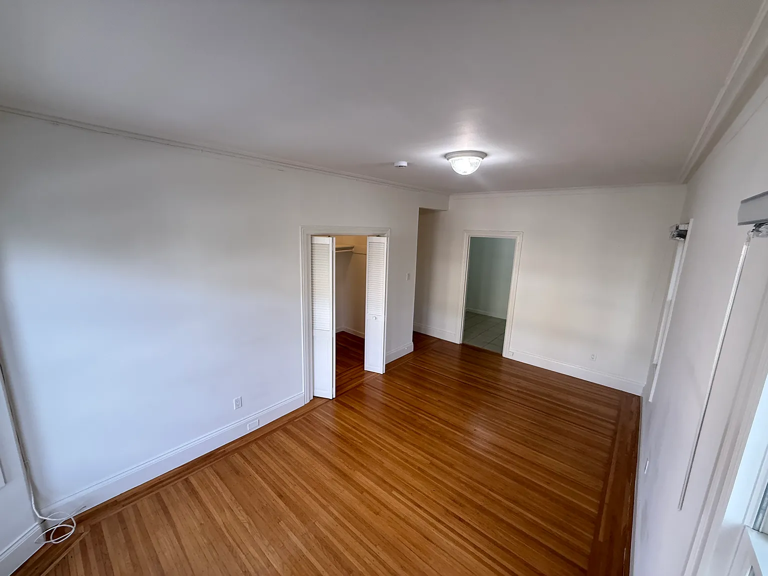 Studio, 425 sqft, $2,900 — Photo 3