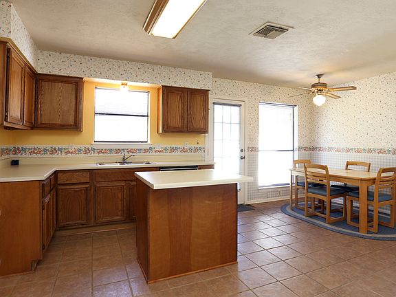 3rd image of 1906 Wingleaf Dr
