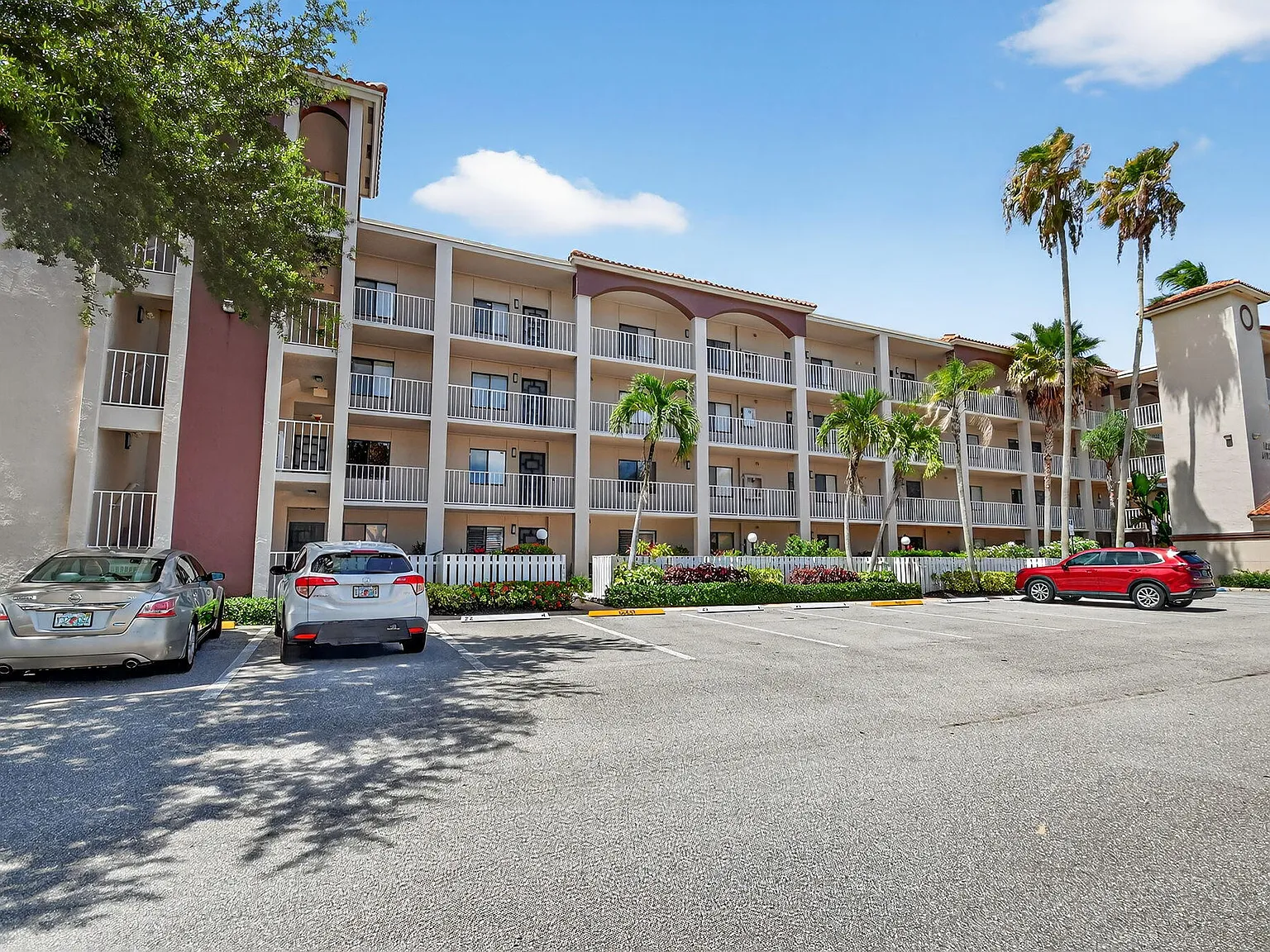 2 bed, 2.0 bath, 1339 sqft, $4,500 — Photo 2