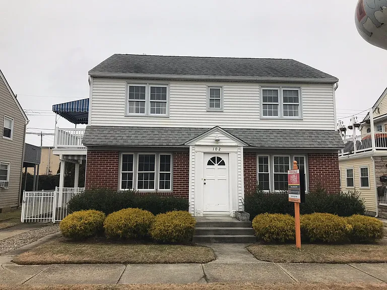 102 N Harding Ave #B — Photo 1
