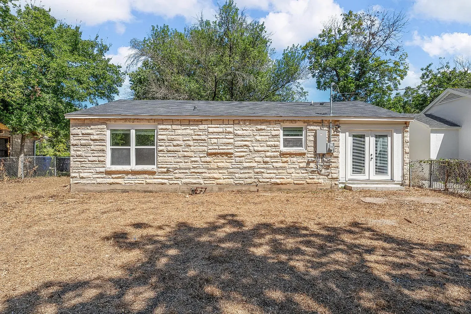 3 bed, 1600 sqft, $1,725 — Photo 3